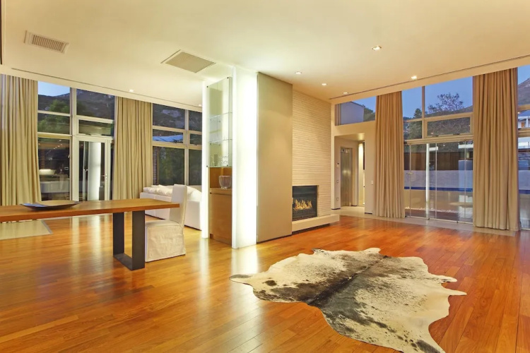 Sea View 3bed Apt w Pool Near Beaches Glen Sunsets