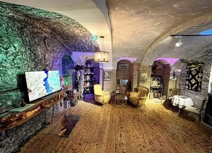 Metekhi House
