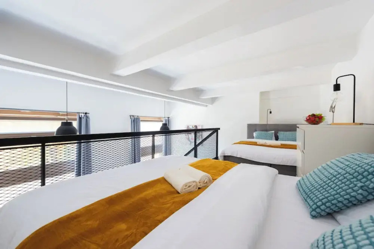 Charming loft-studio apart with parking