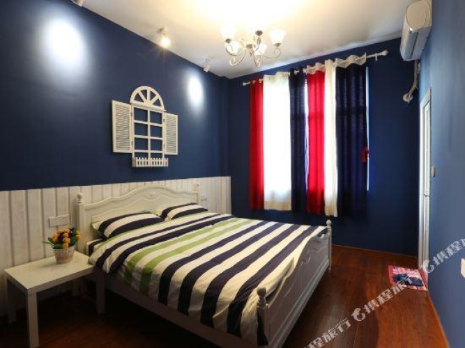 Deluxe Sextuple Suite