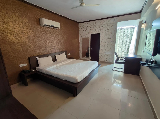Hotel Savi Regency