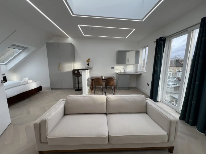 Luxurious London Studios