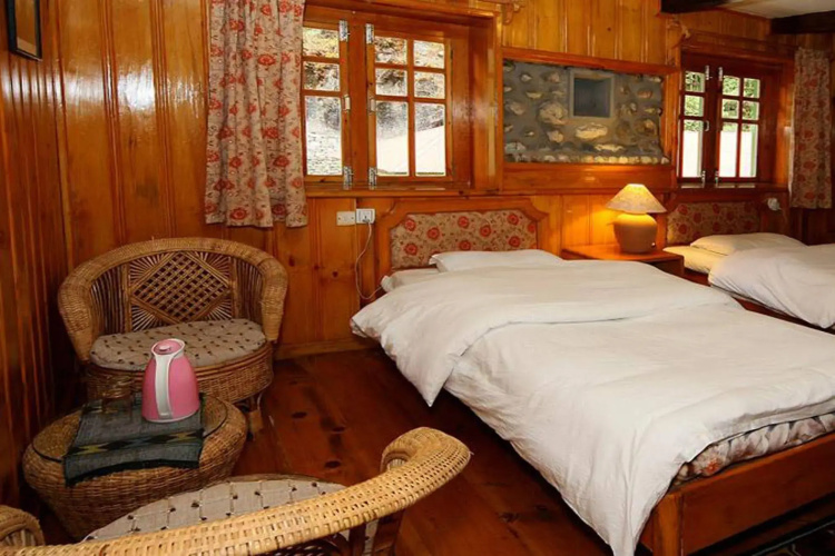 Yeti Mountain Home, Phakding