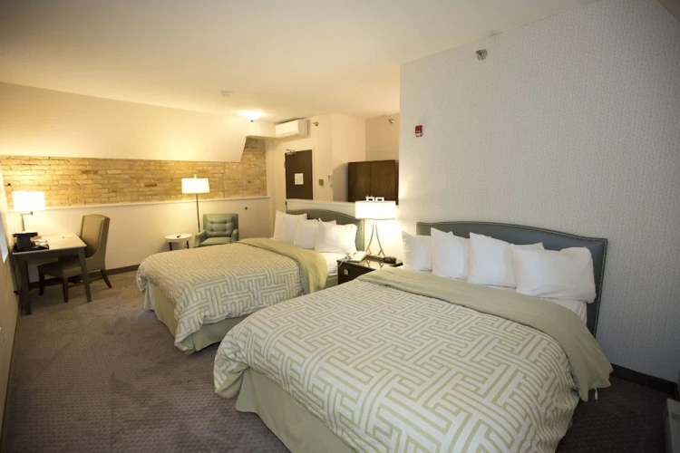 Quadruple Suite