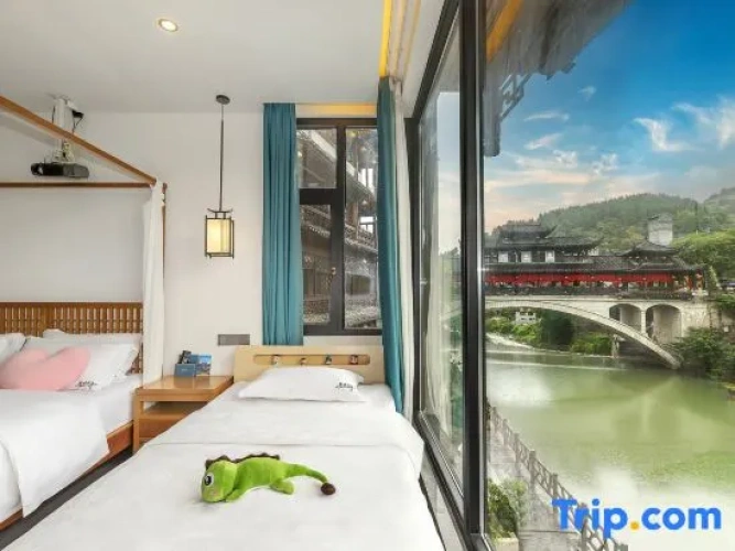 Standard Family room with river view
