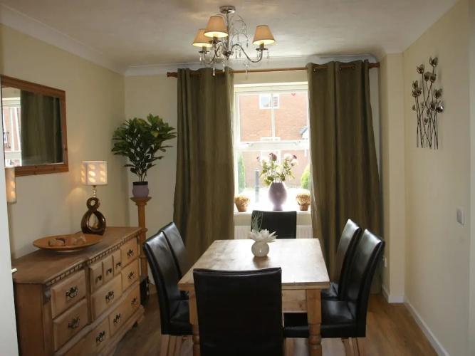 2 Chambers Avenue