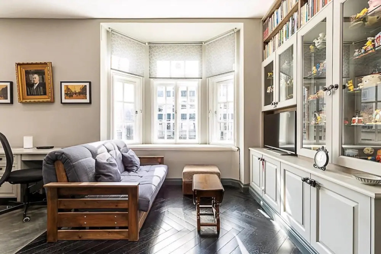 Book Lovers West End Home