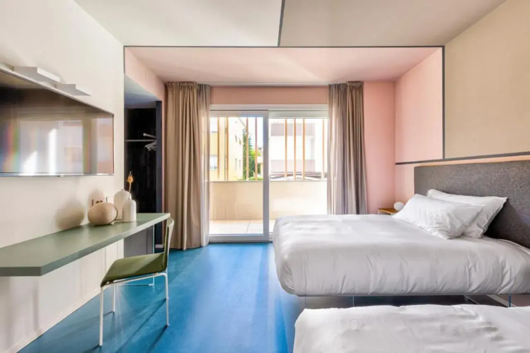 Open Hotel
