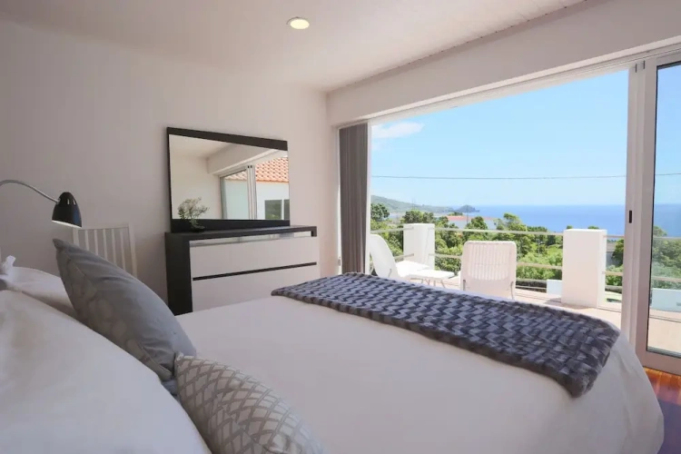 1 Bedroom Apartment with balcony and with sea view