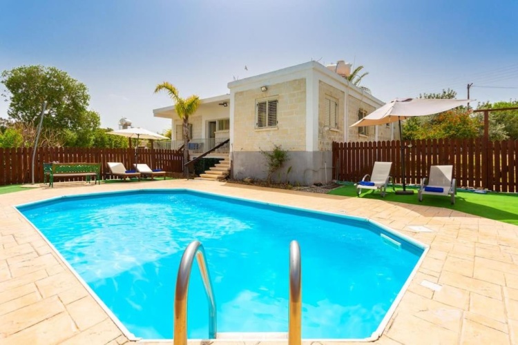 3 Bedrooms Villa