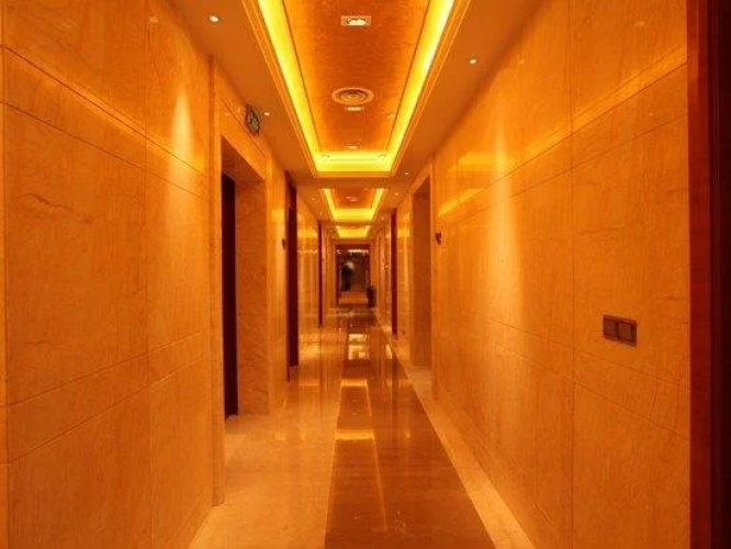 Holiday Hotel