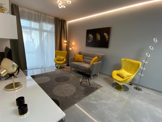 Deluxe Apartment