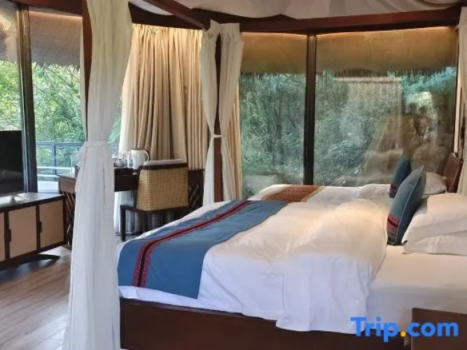 Standard Double room with view