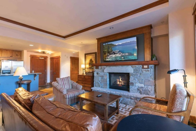 3 Bedrooms Apartment