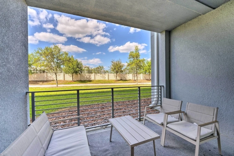 2 Bedrooms Apartment