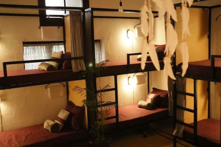 Semeru Hostel Malang - Adults Only