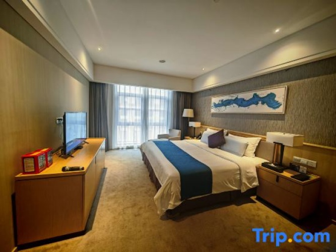 Quadruple Family Suite