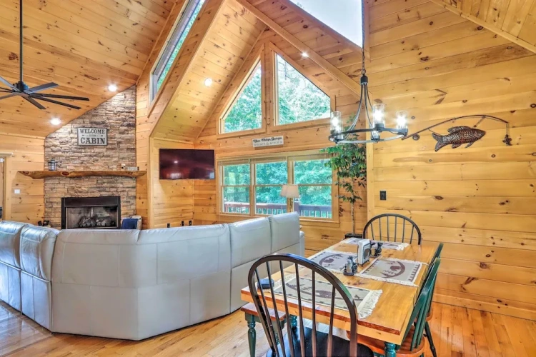 Serene Blue Ridge Cabin ~ 3 Mi to Downtown!