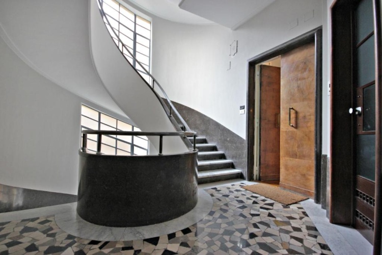4 Bedrooms Apartment