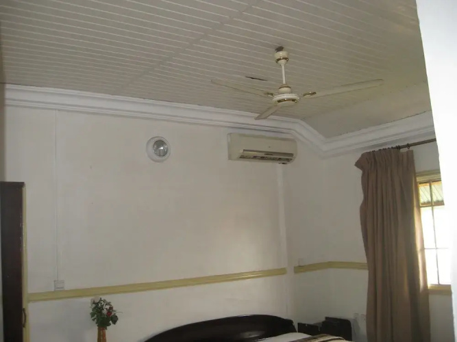 Airport Side Hotel