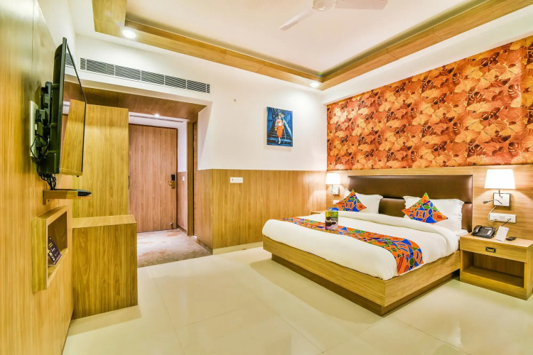 FabHotel Salt
