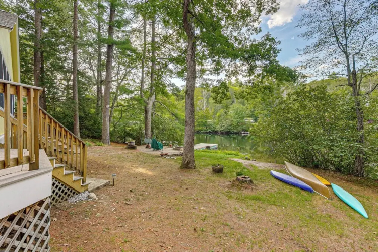 Lakefront Bradford Cottage w/ Dock, Near Skiing!