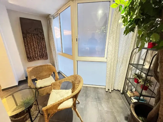 Gorgeous Apartment In Downtown