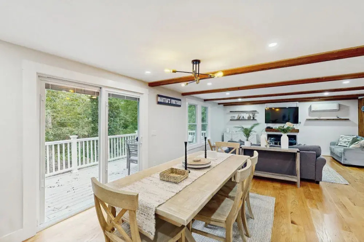 3BR House Close to Beach: Large Yard & Deck!
