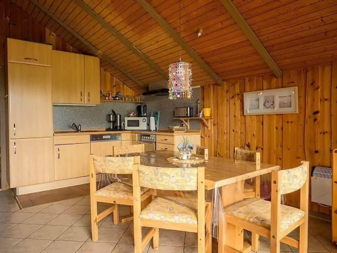 3 Bedrooms Apartment