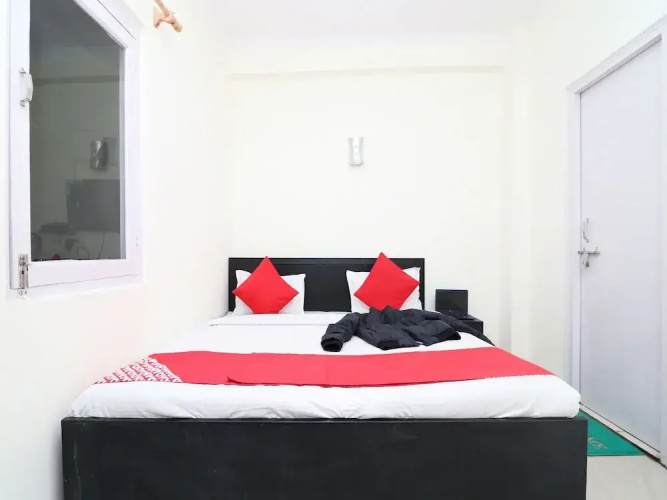 OYO Home 14130 Comfy 2BHK