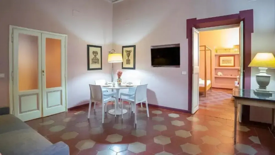 Campo De' Fiori Pinky House
