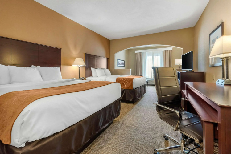 Comfort Suites near Route 66