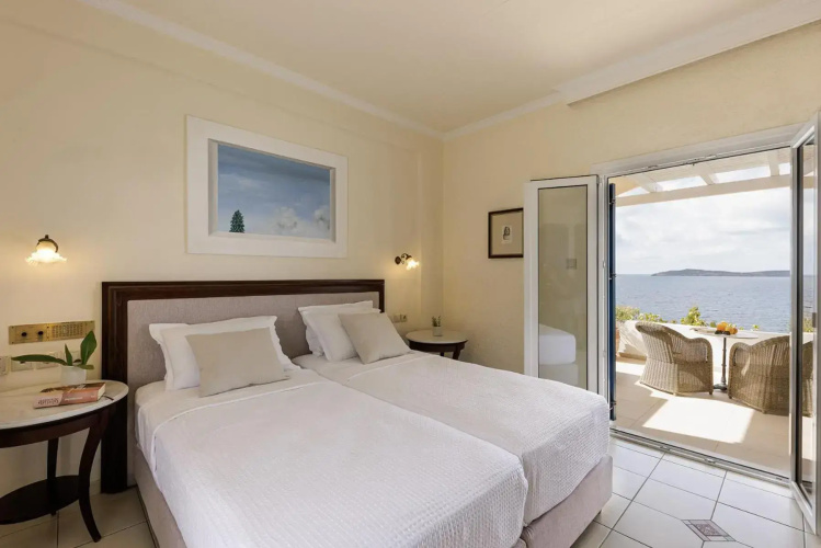 Aneroussa Beach Hotel Hotel