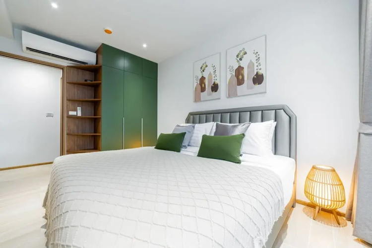 2BR Beachside 200 m to BangTao beach