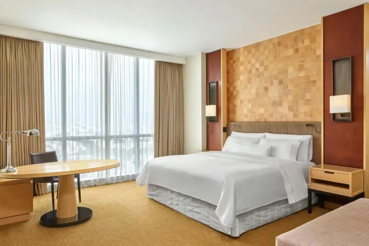 Grand Deluxe Mid Floor Double room