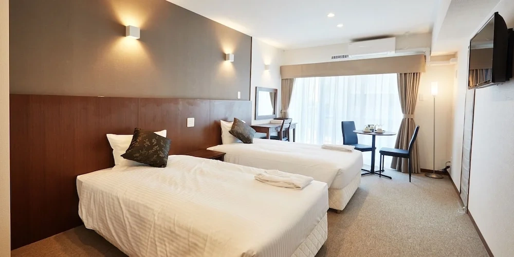Standard Twin room with balcony