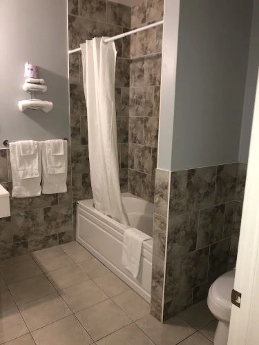 Quadruple Family Suite