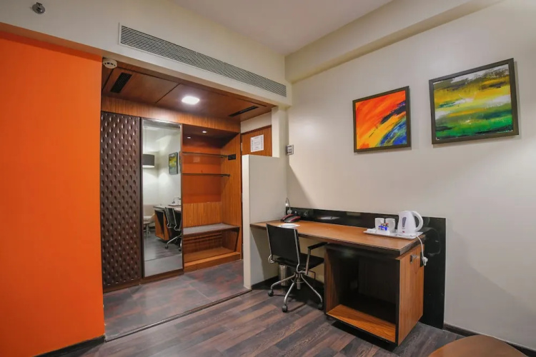 Hotel Aarya Regency by OYO Rooms