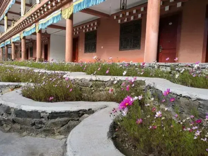 Garze Tagong Grassland Hotel