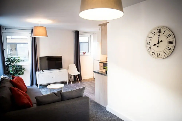 City Centre Pad with Secure Parking