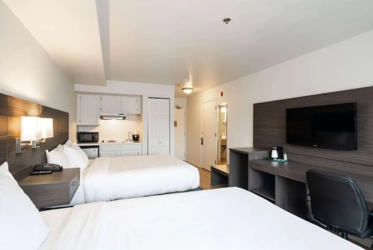 Standard Double Suite