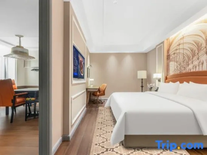 Deluxe Double Suite with view