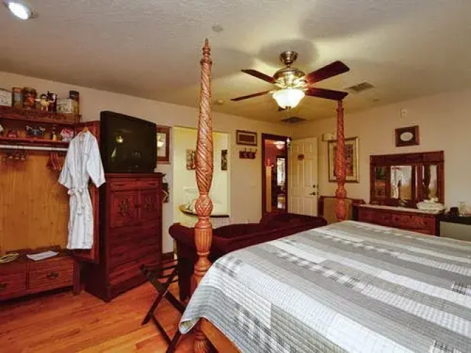 Cinnamon Inn