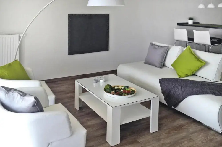 Aparthotel by Lake Heidensee With Boat Rentals