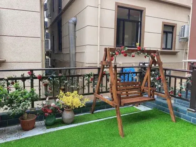 Half-corner Hostel
