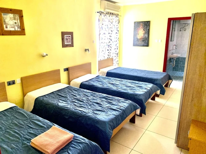 2 Bedrooms Bed in Dorm Penthouse