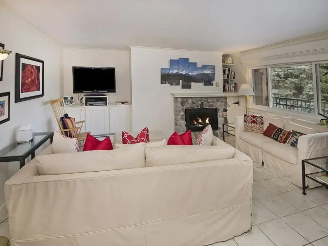 Vantage Point Condo 307