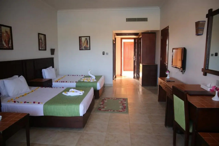 Laguna Beach Marsa Resort