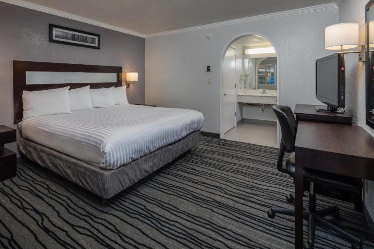 Standard Double Bedroom