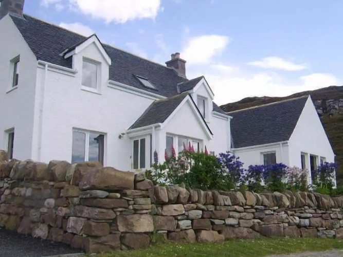Cottage with sea view